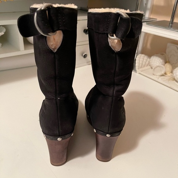 Uggs wedged boots stunning design fluffy . Great conditions - Picture 13 of 16